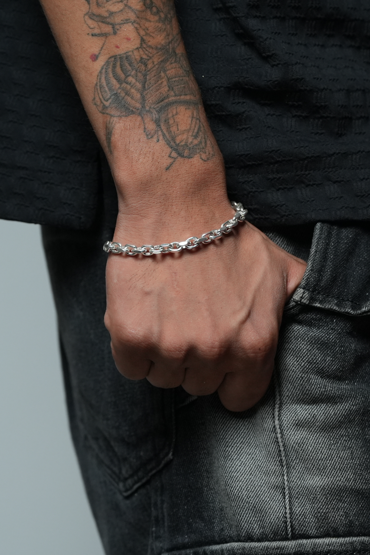 Aero twist bracelet