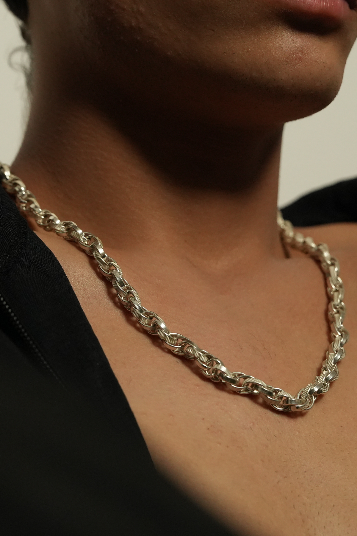 Nayora Flux Chin Chain