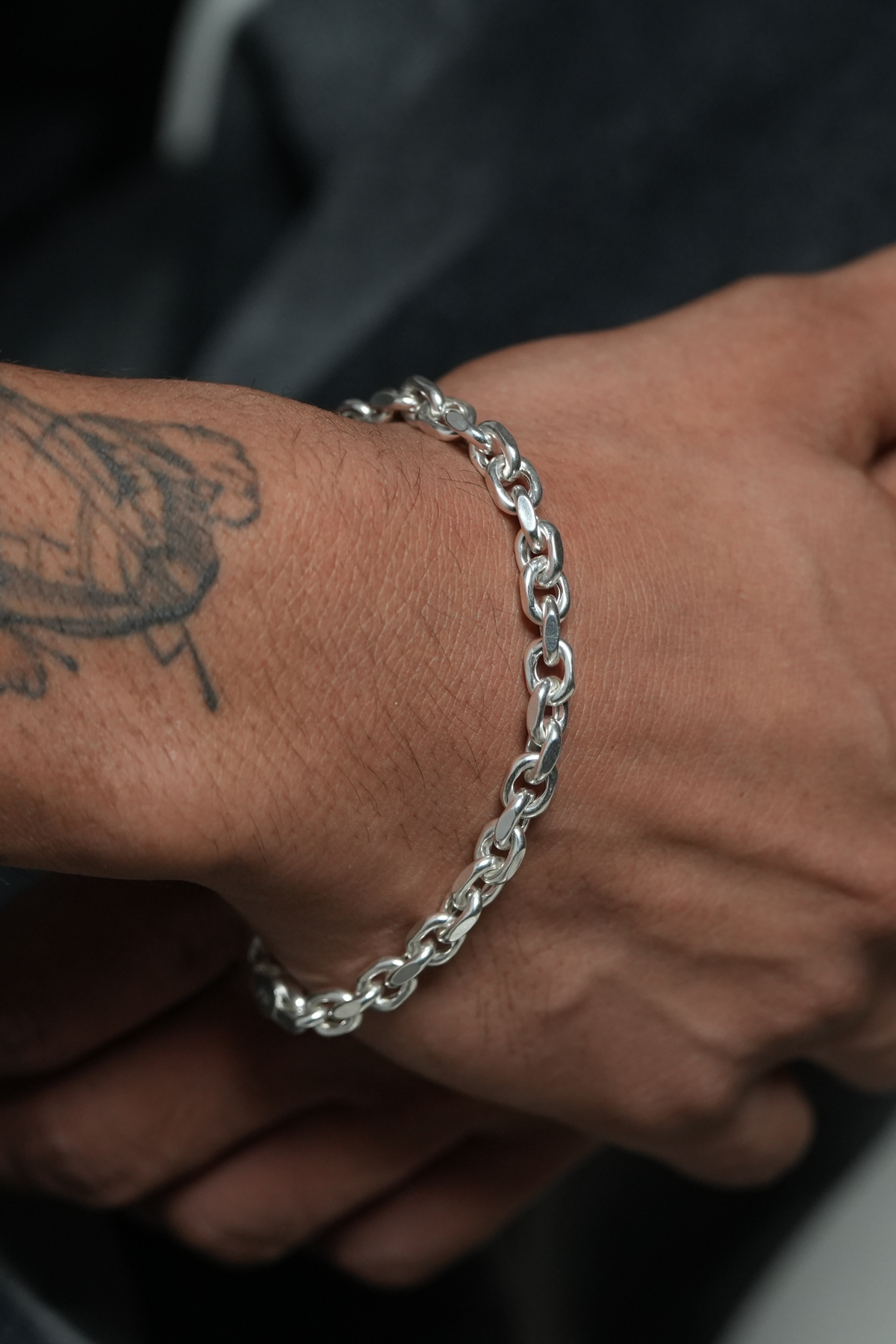 Aero twist bracelet