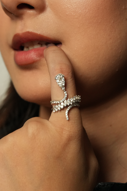 Serpentine ring