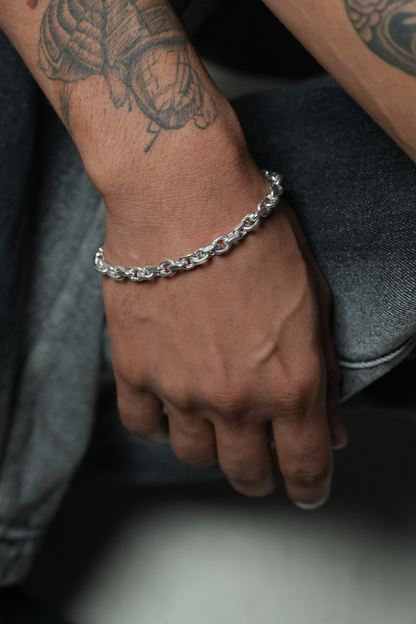 Aero twist bracelet