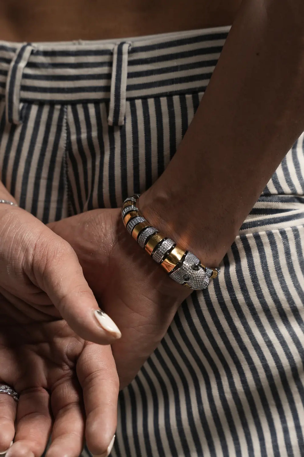 SHOP BRACELET